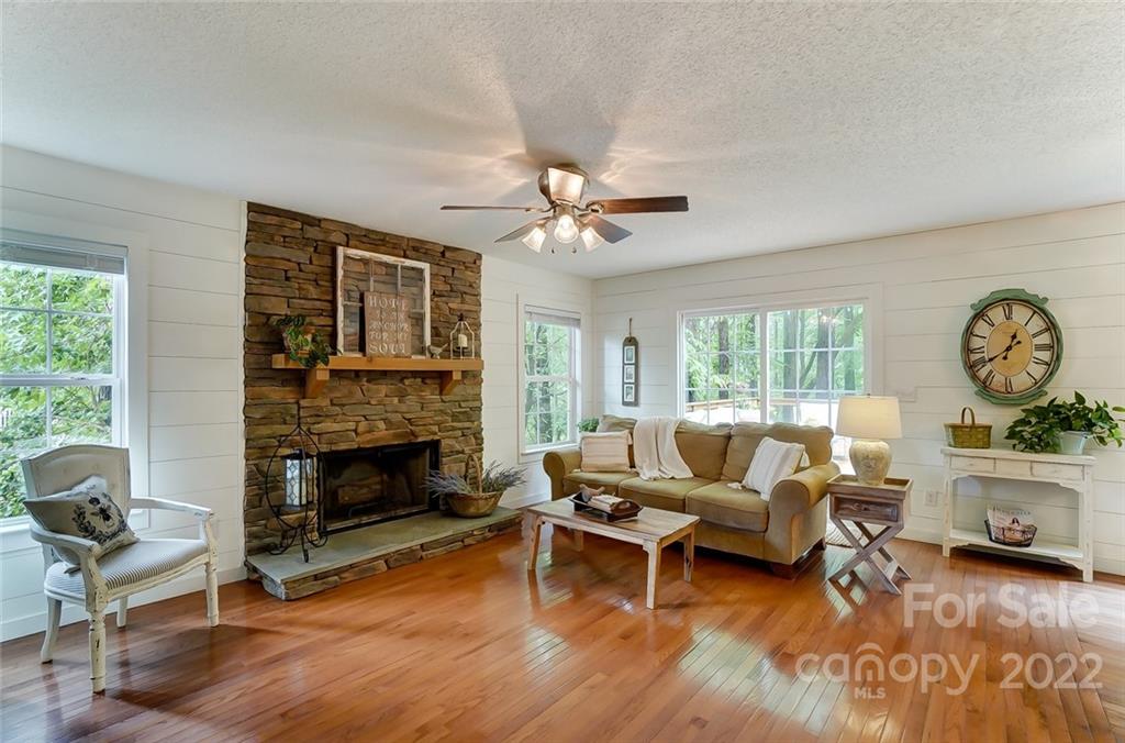 1594 High Ridge Drive