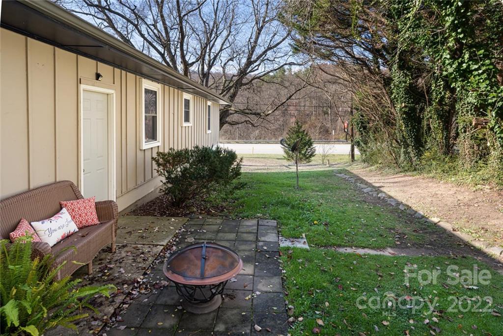 2 Eastcrest Drive