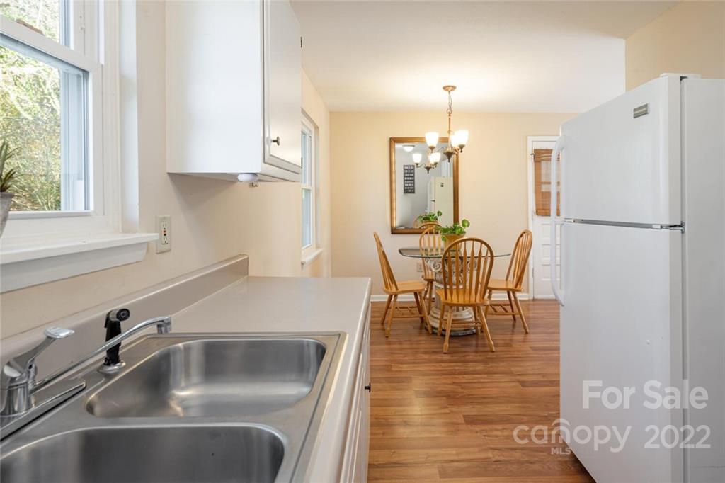 2 Eastcrest Drive