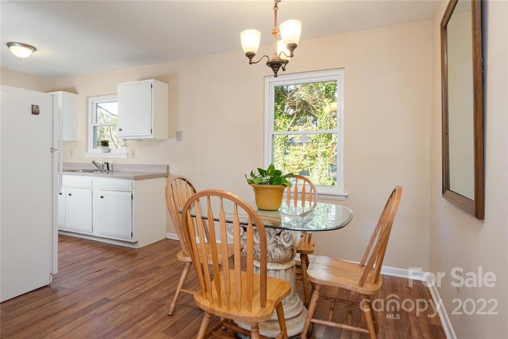 2 Eastcrest Drive