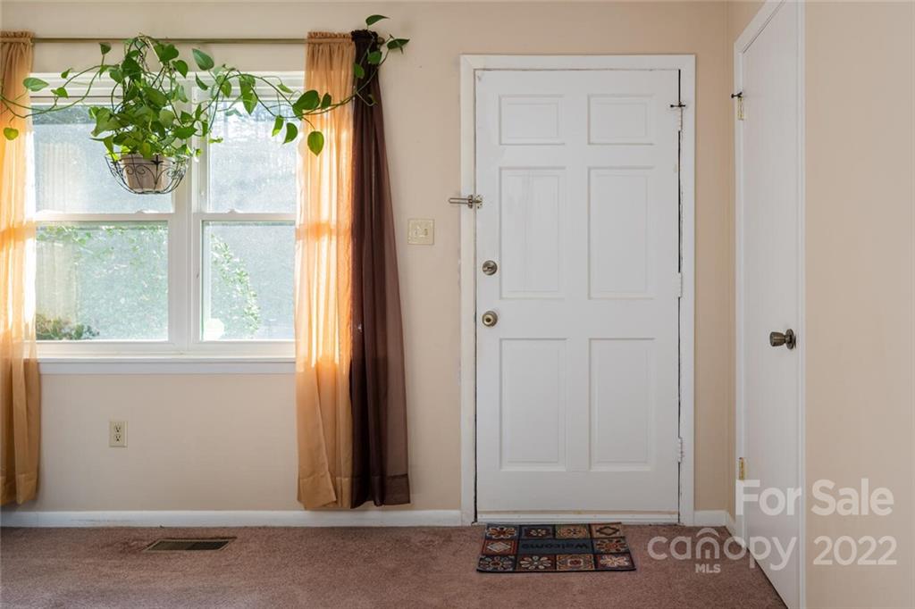 2 Eastcrest Drive