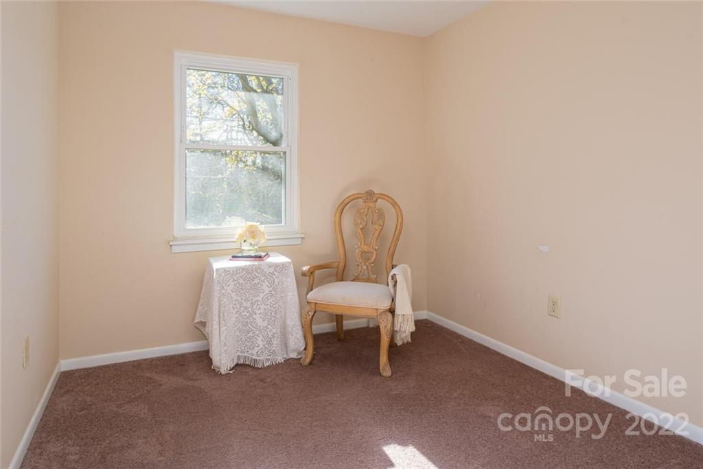 2 Eastcrest Drive