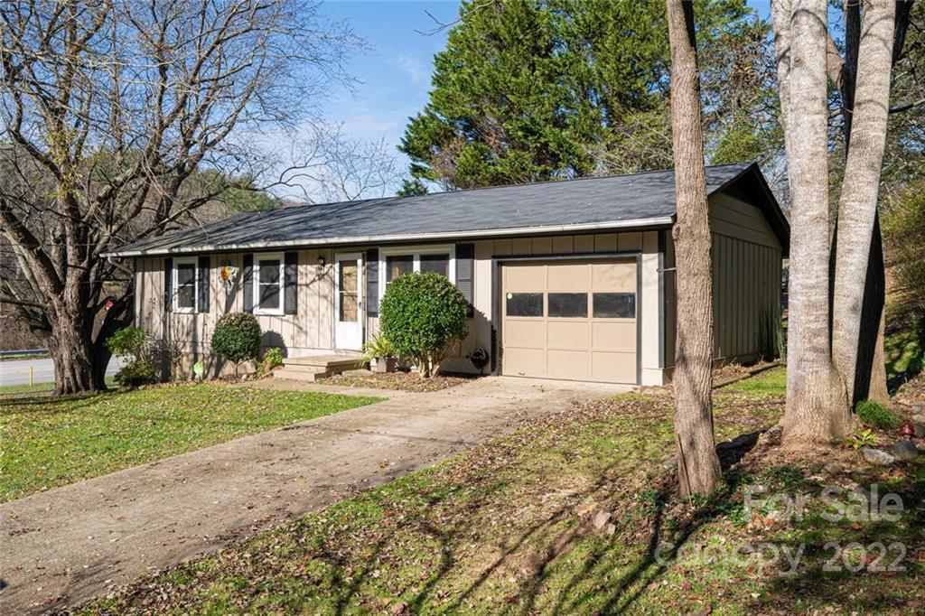 2 Eastcrest Drive