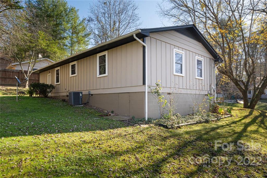 2 Eastcrest Drive