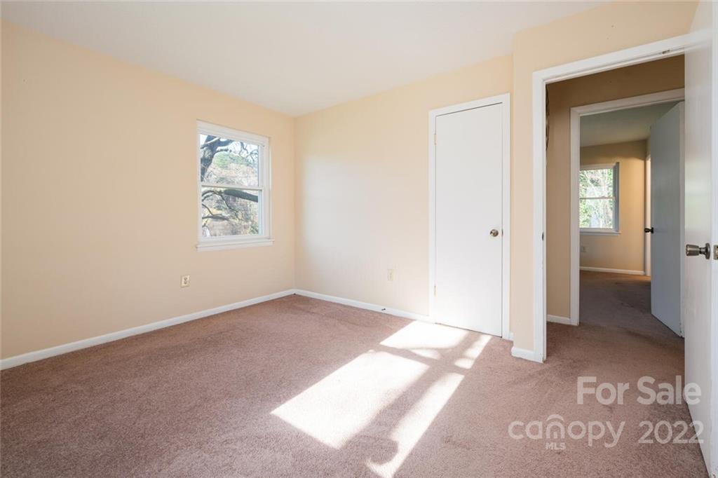 2 Eastcrest Drive