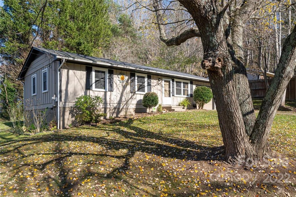 2 Eastcrest Drive