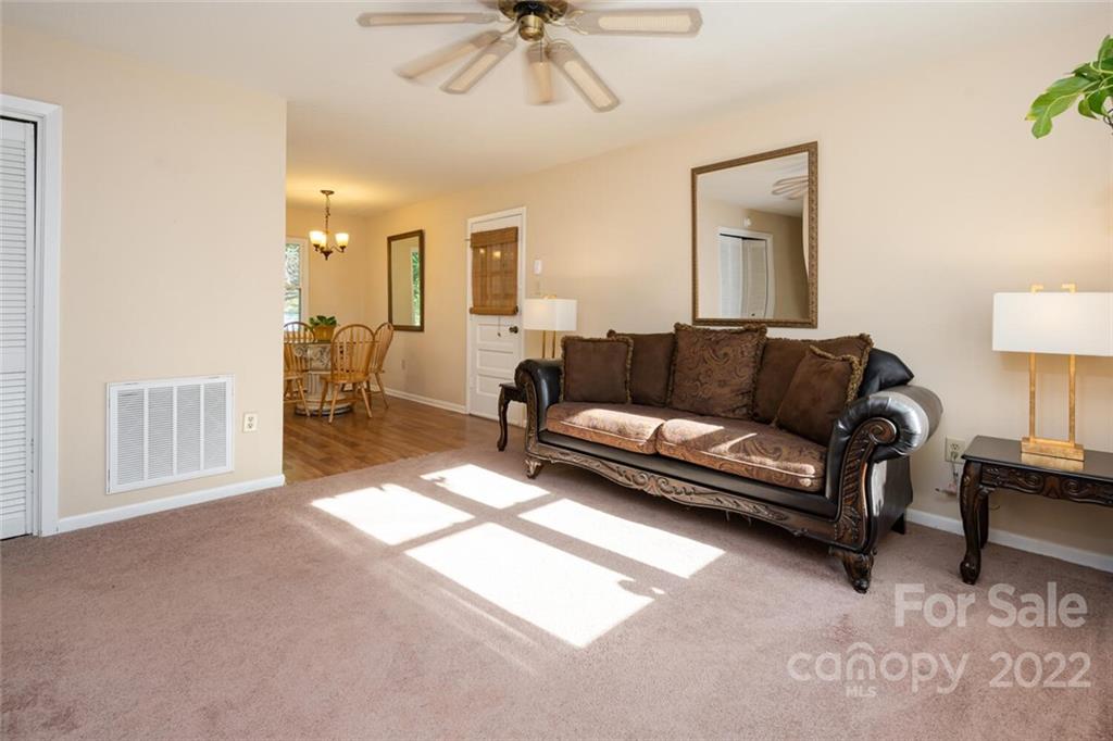 2 Eastcrest Drive