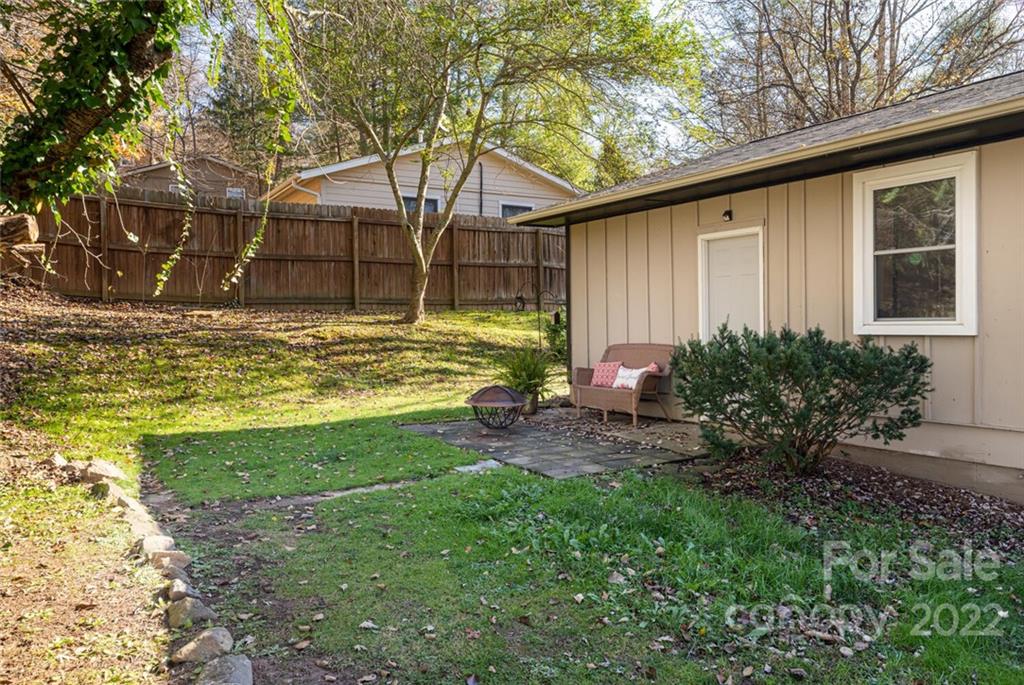 2 Eastcrest Drive
