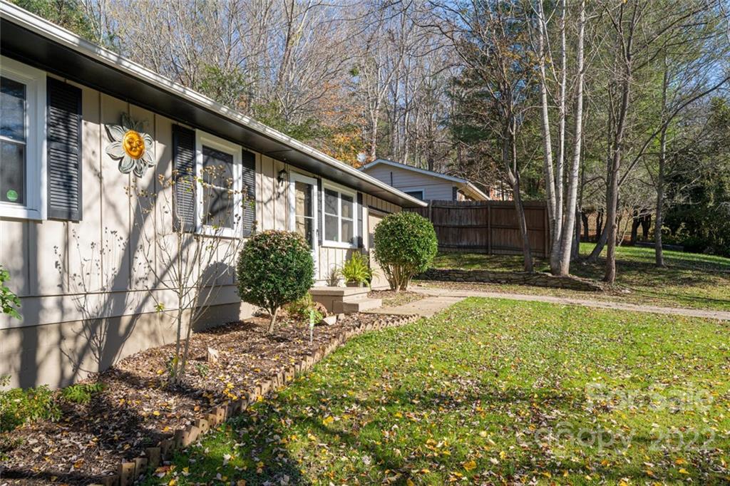 2 Eastcrest Drive