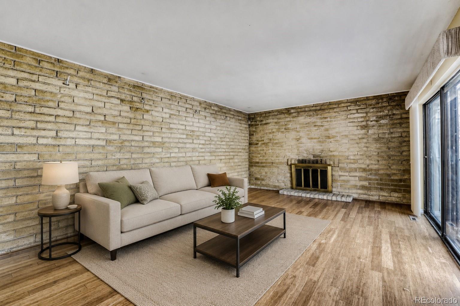 1160 S Clinton Street Unit: 40