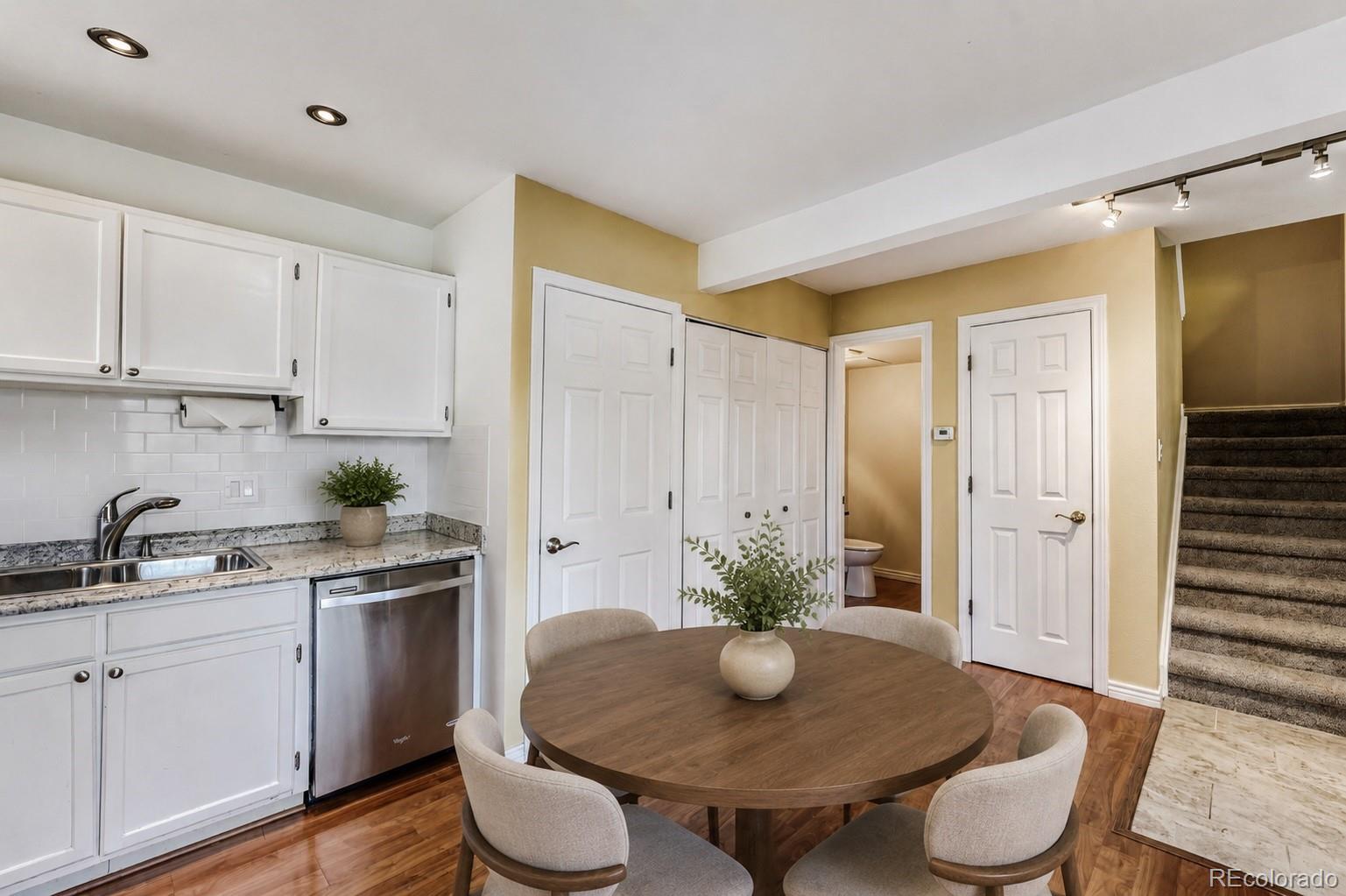 1160 S Clinton Street Unit: 40