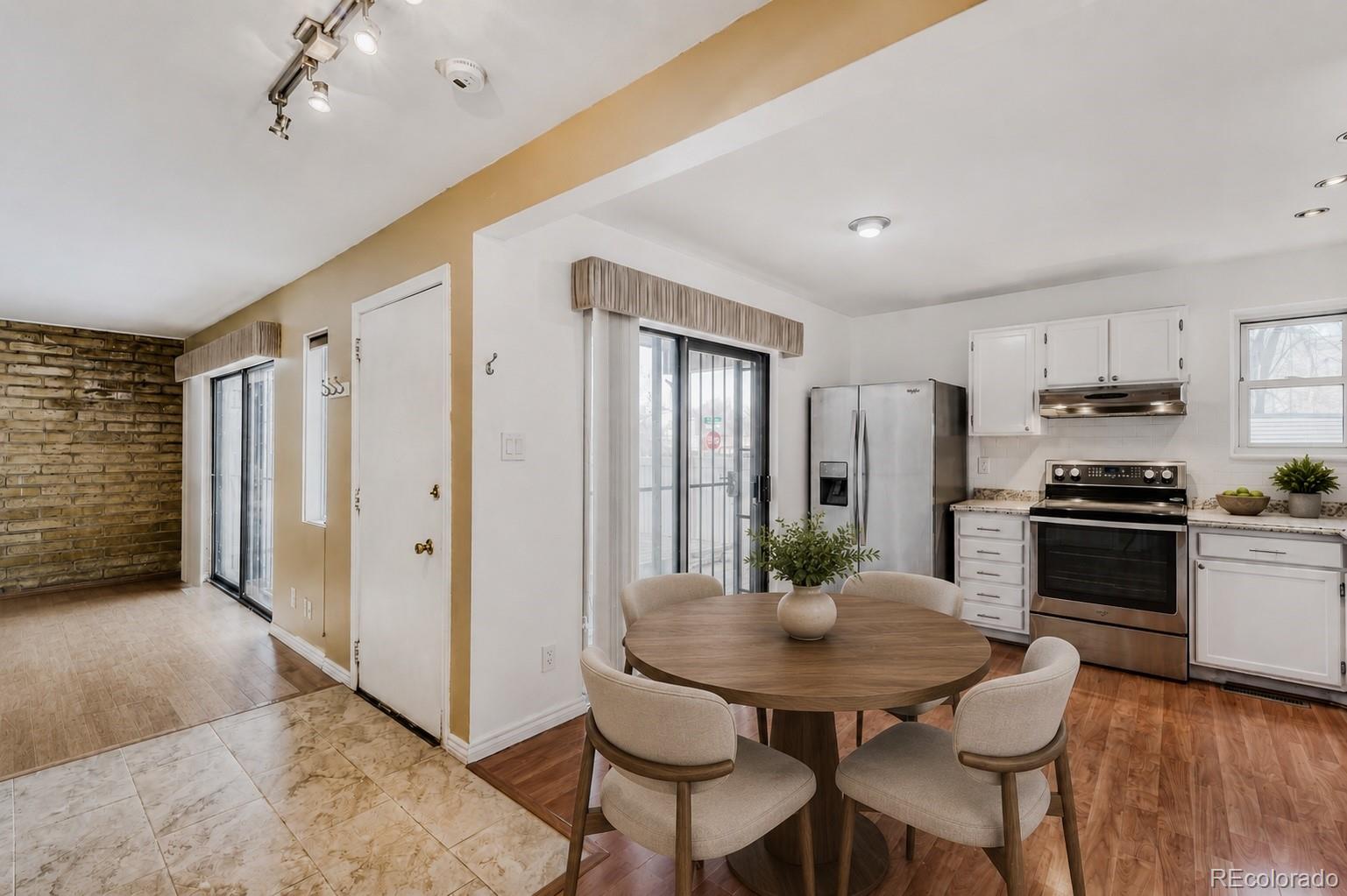 1160 S Clinton Street Unit: 40