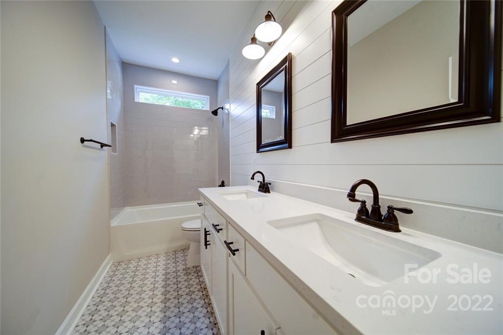 226 W Glendale Avenue