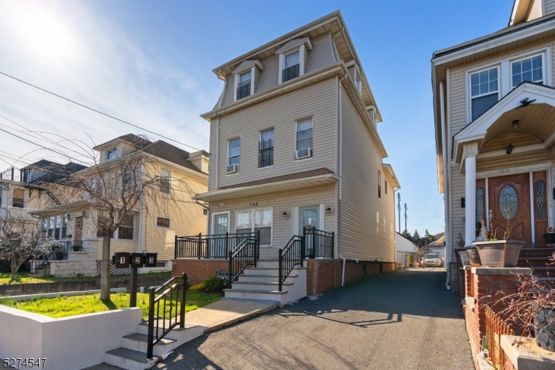 708 Jefferson Ave