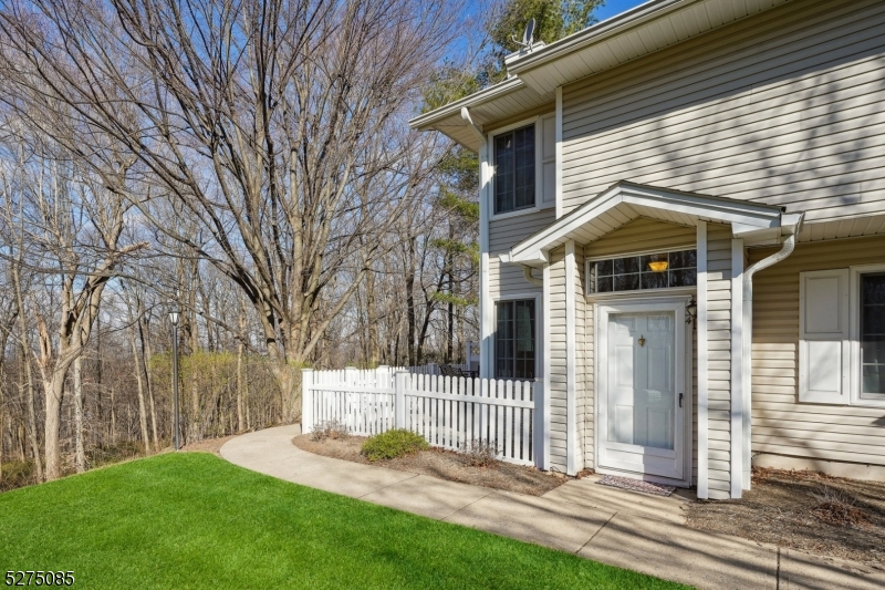 34 Encampment Dr