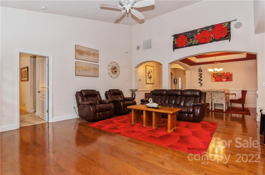 5017 Symphony Lane Unit: 313
