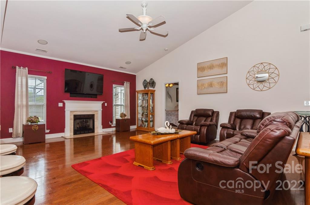 5017 Symphony Lane Unit: 313