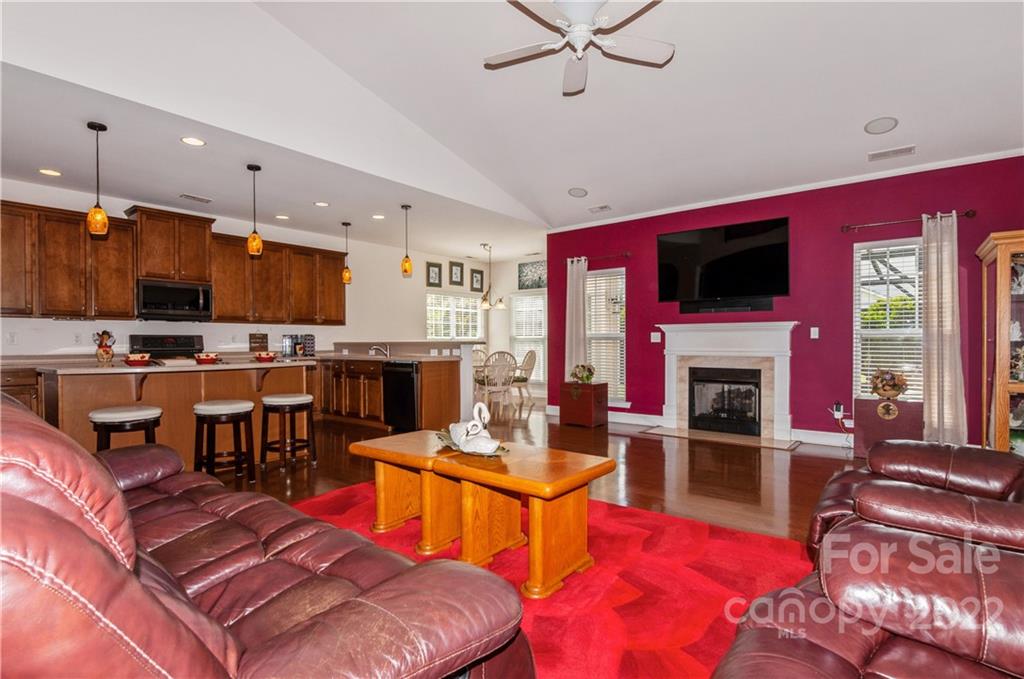 5017 Symphony Lane Unit: 313