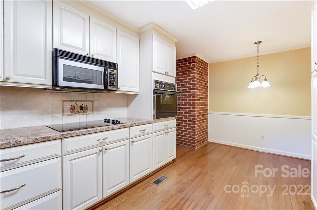 3813 Kitley Place