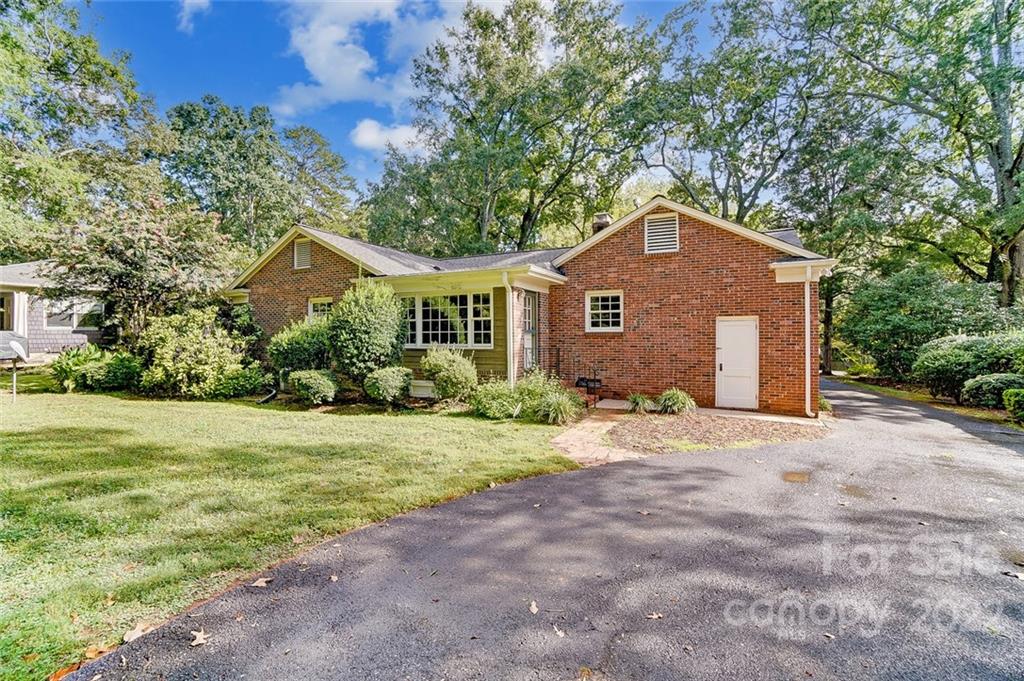 3813 Kitley Place