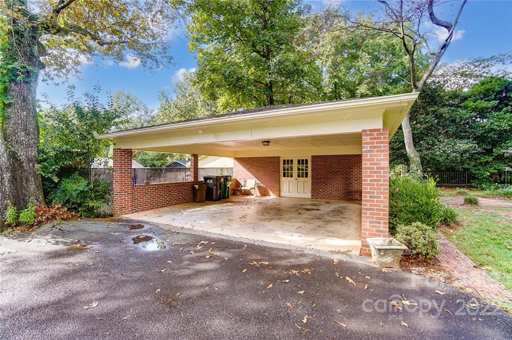3813 Kitley Place