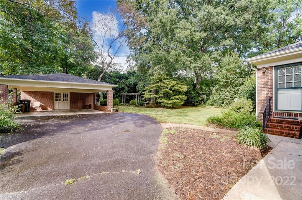 3813 Kitley Place