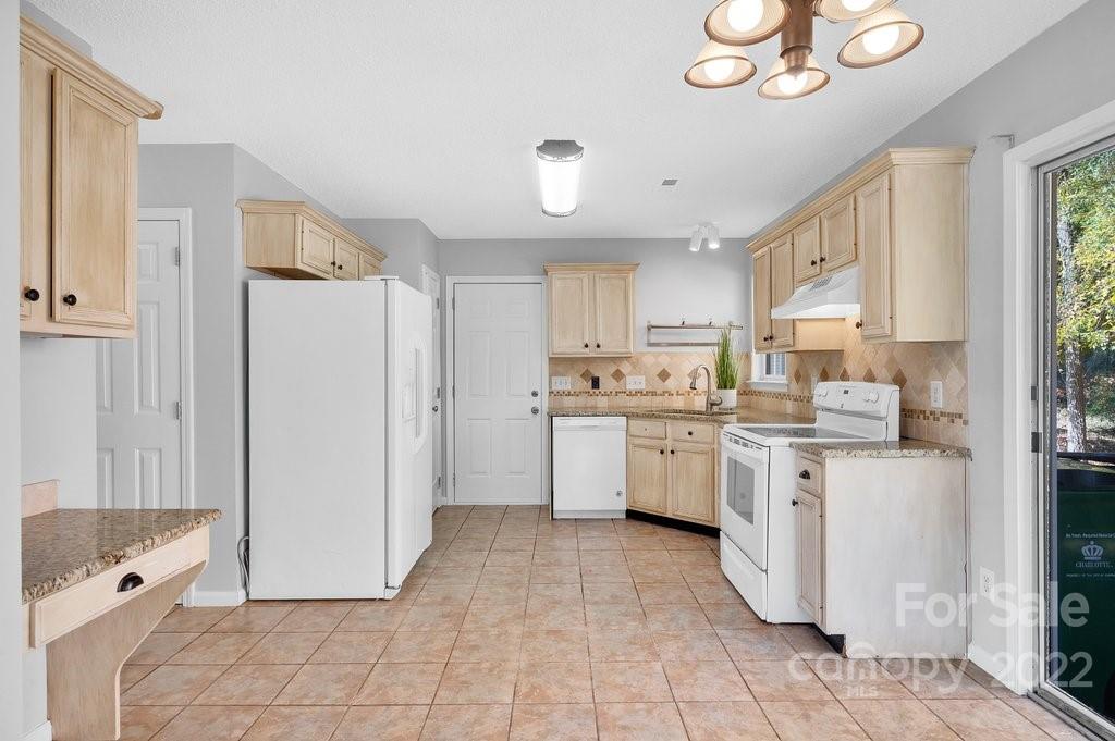 1909 Safflower Circle