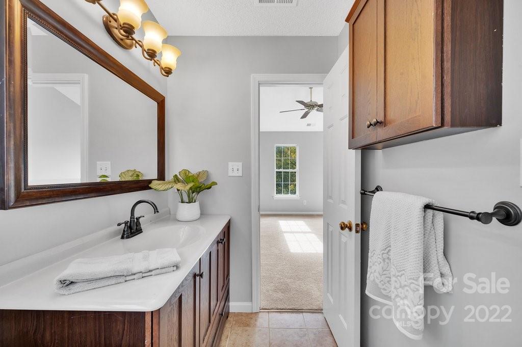 1909 Safflower Circle