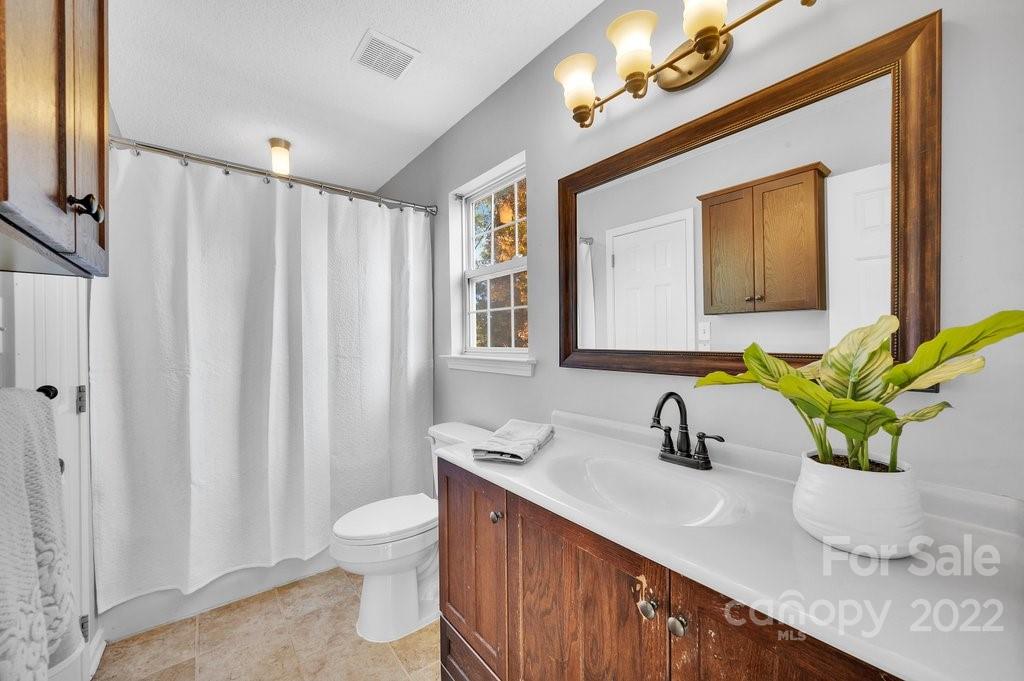 1909 Safflower Circle