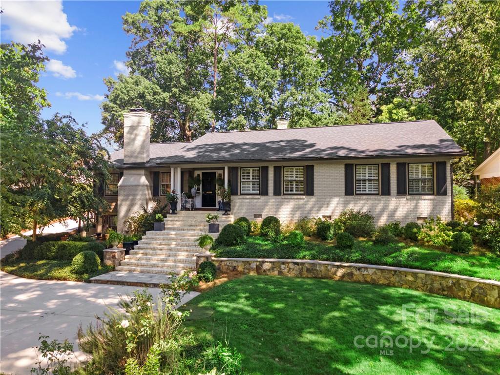520 Meadowbrook Lane