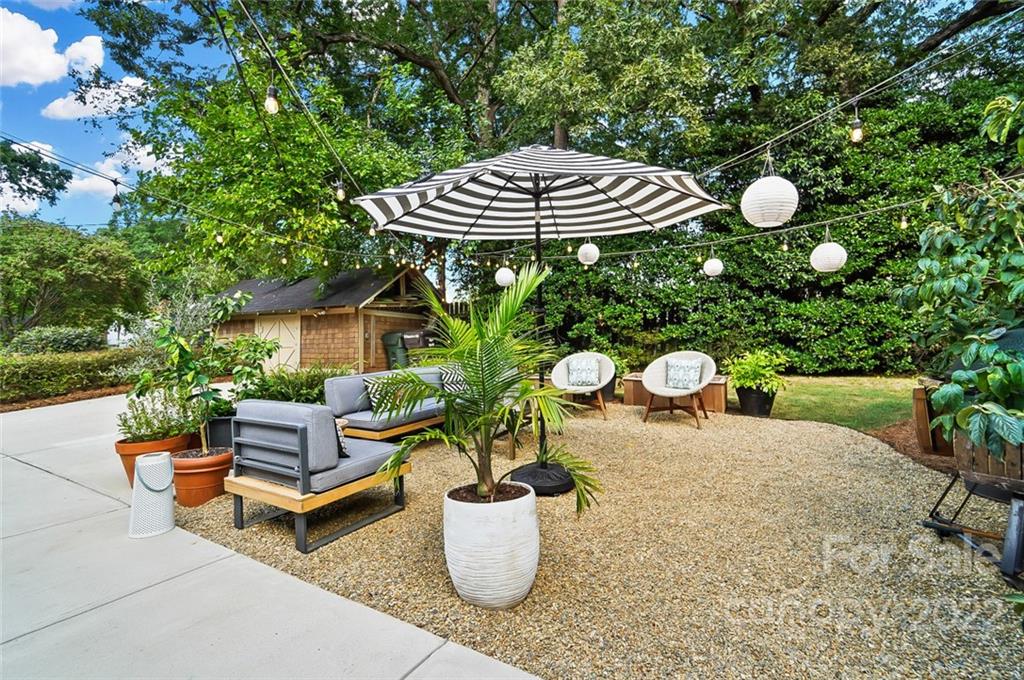 520 Meadowbrook Lane