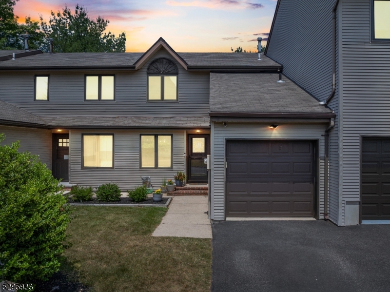 13 Hemlock Ct