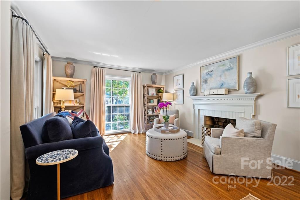 1242 Chandler Place