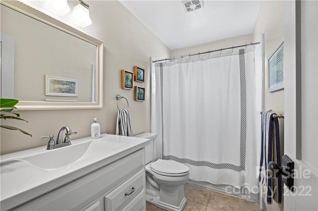 1242 Chandler Place