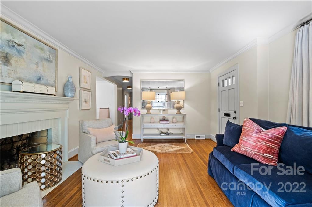 1242 Chandler Place