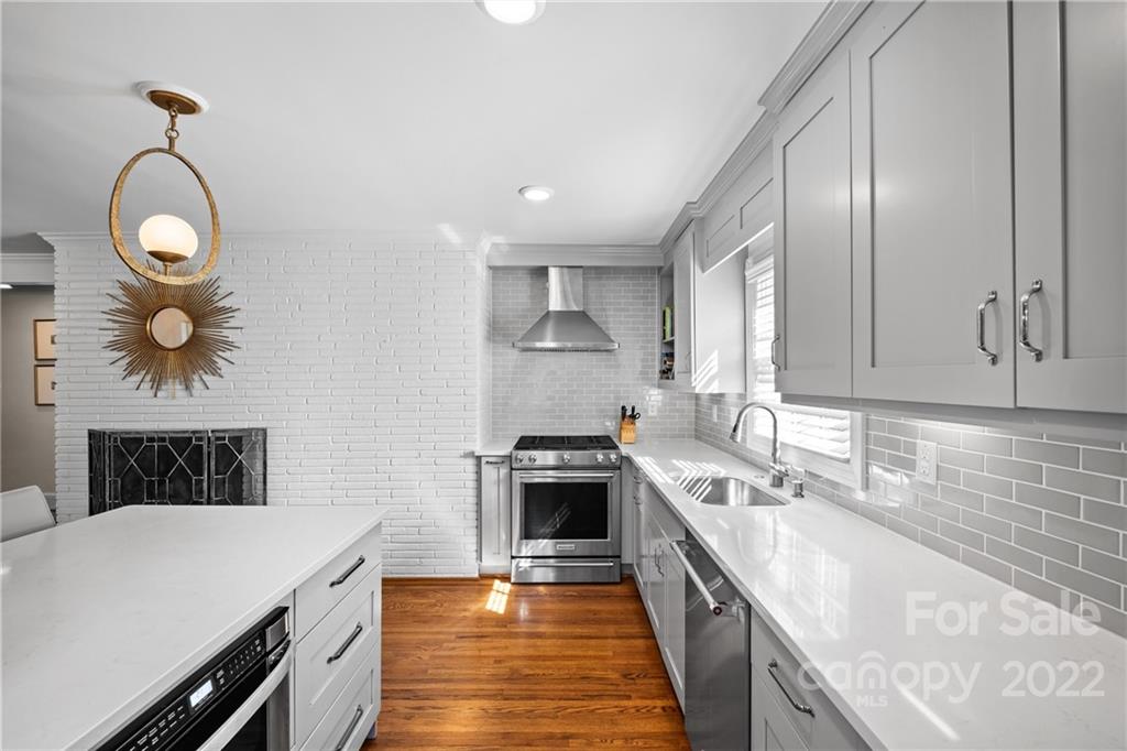 1242 Chandler Place