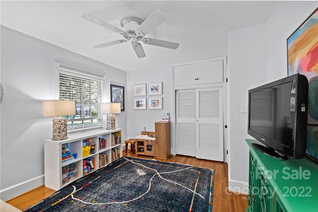 1242 Chandler Place