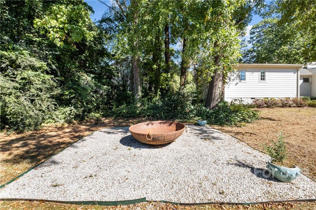 1242 Chandler Place