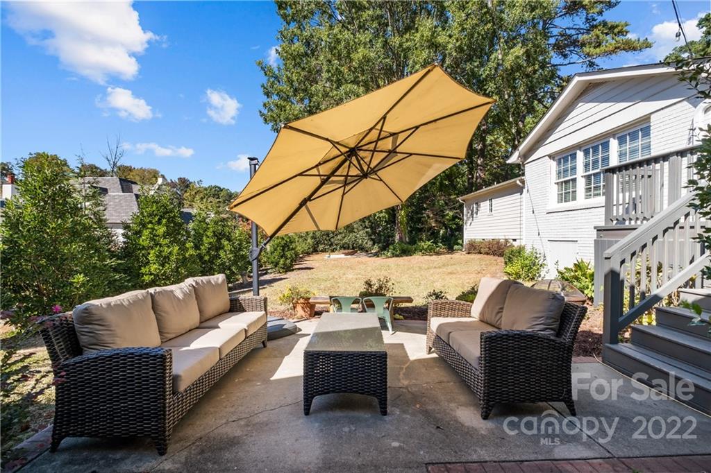 1242 Chandler Place