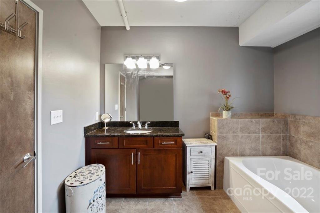715 N Graham Street Unit: #308