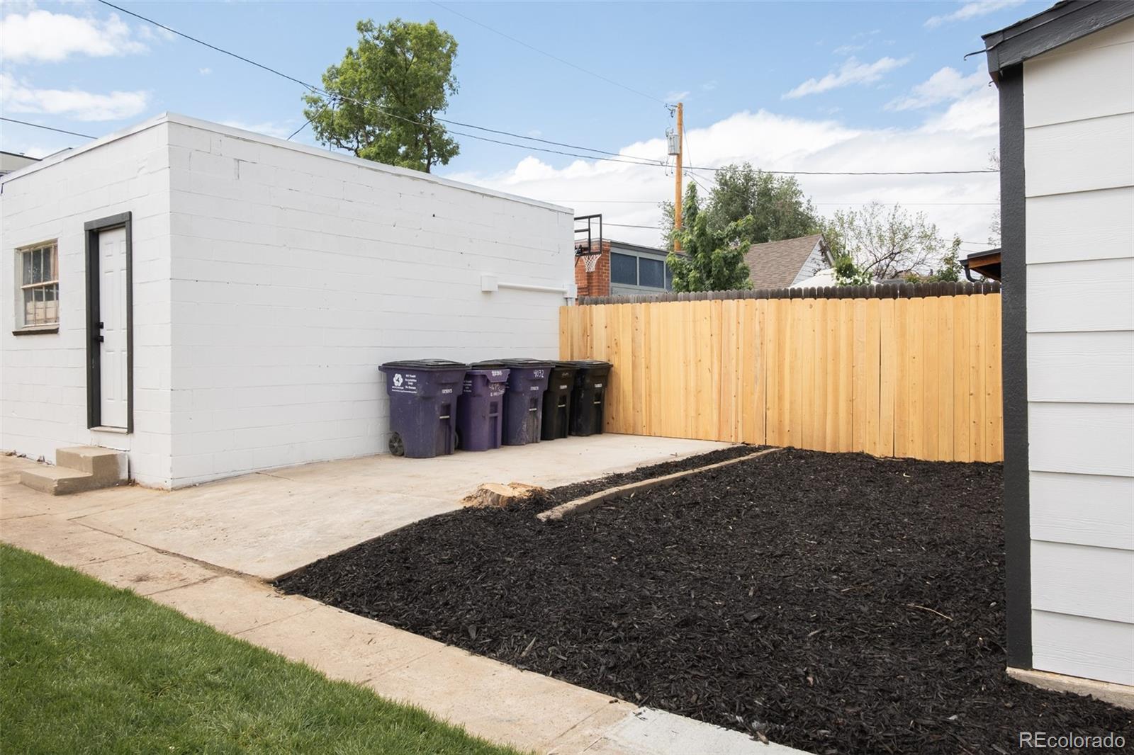 4027 Navajo Street
