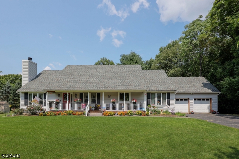 13 Lark Ln