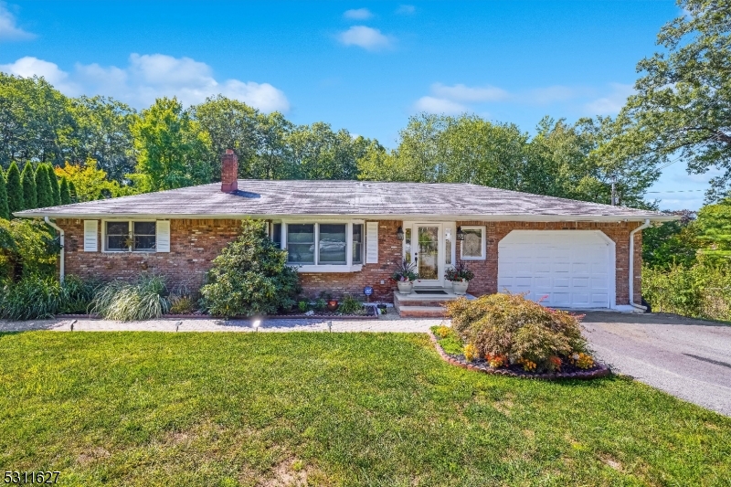 54 Hillside Dr