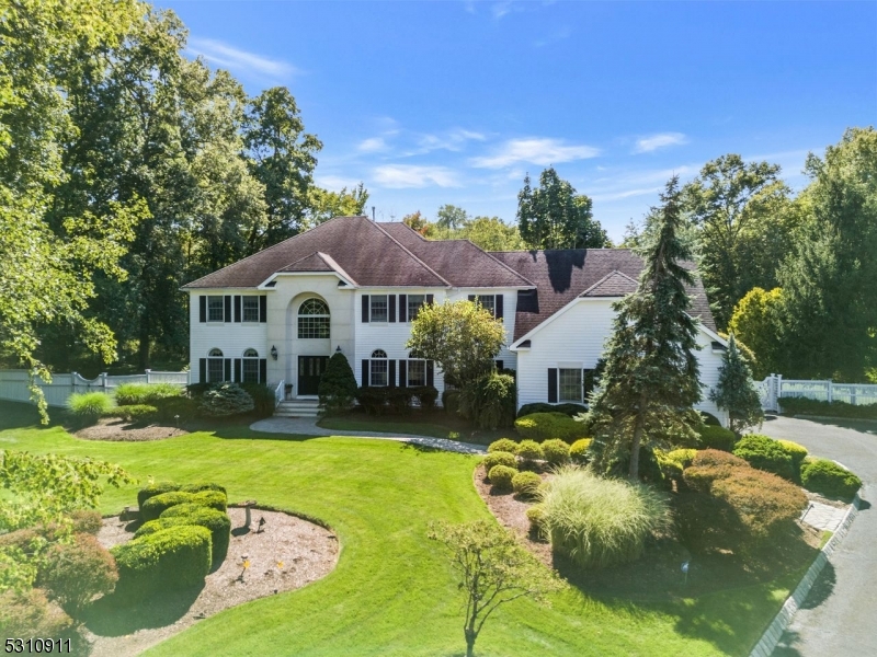 140 Woodman Ln