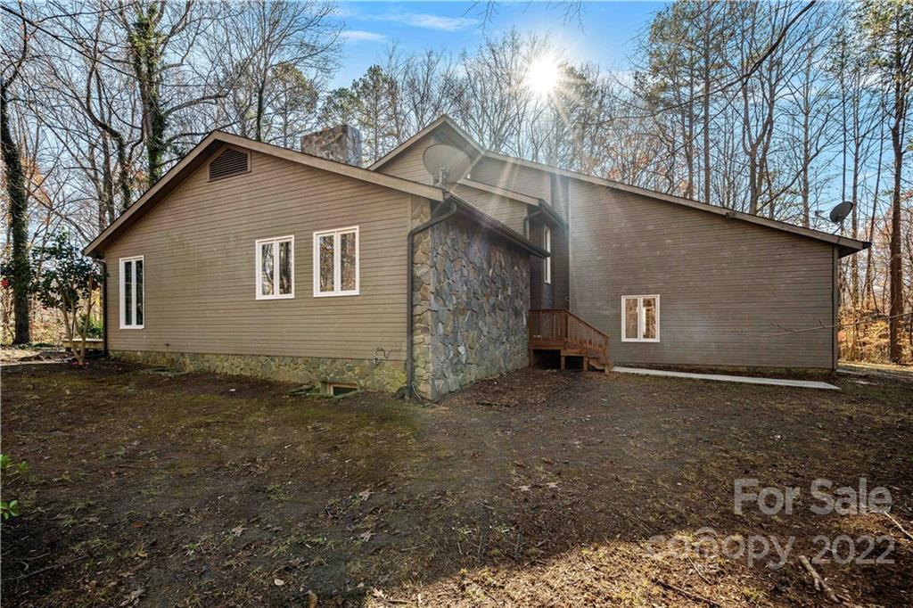 134 Sweetbriar Lane