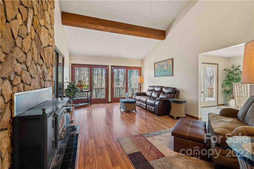 134 Sweetbriar Lane