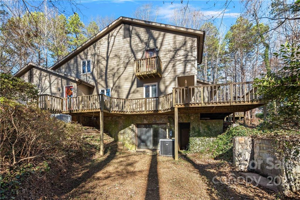 134 Sweetbriar Lane