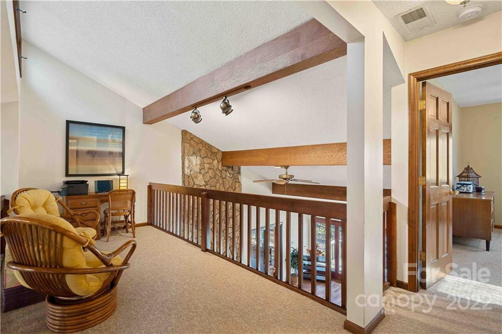 134 Sweetbriar Lane
