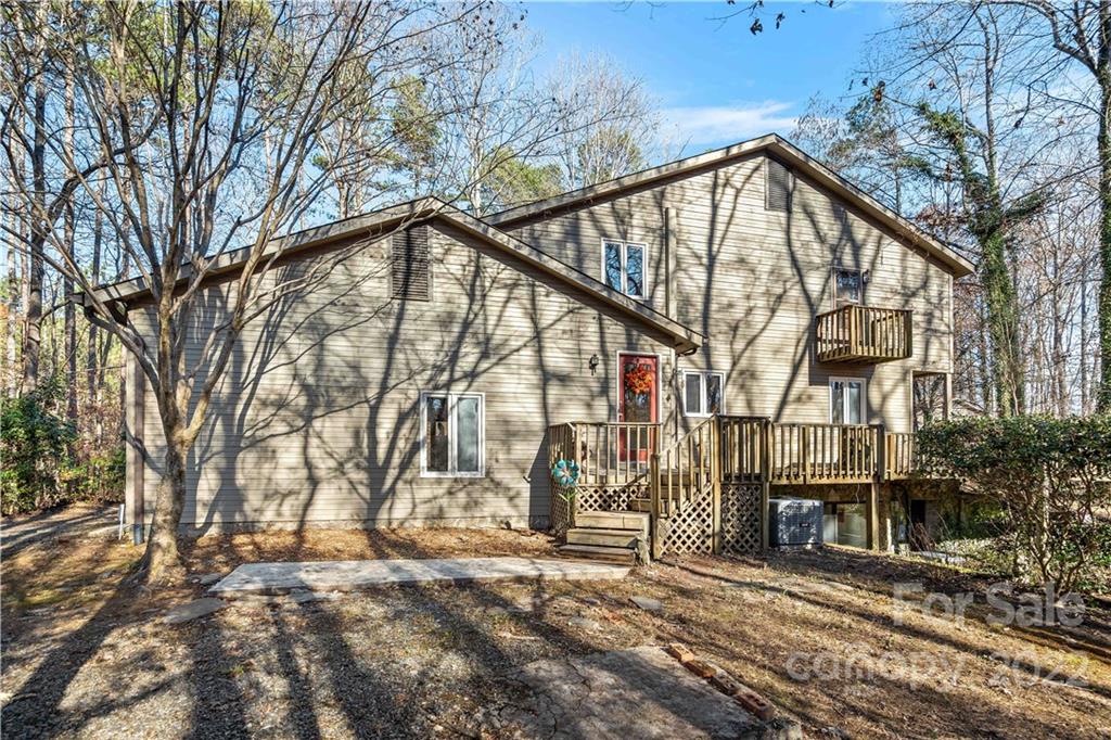 134 Sweetbriar Lane