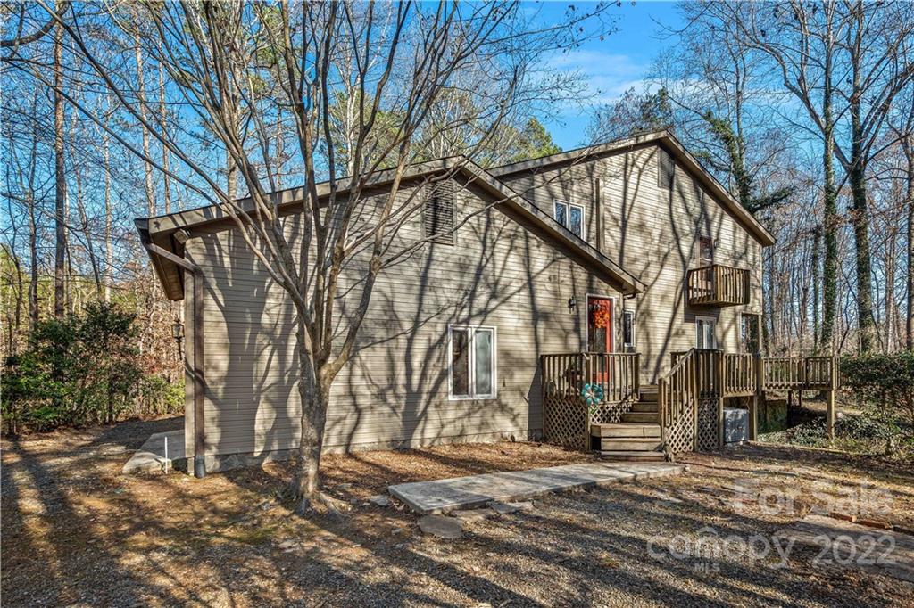 134 Sweetbriar Lane